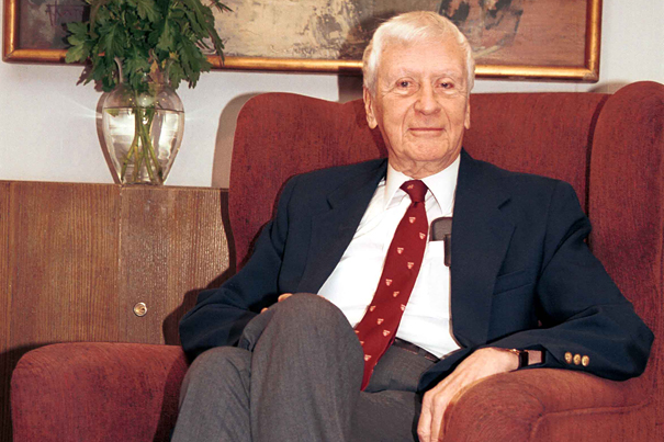 Peter E. Sifneos